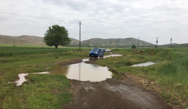Gaziantep'de Hareketli Anlar! Buğday Tarlasında Bulunan Cisim İmha Edildi