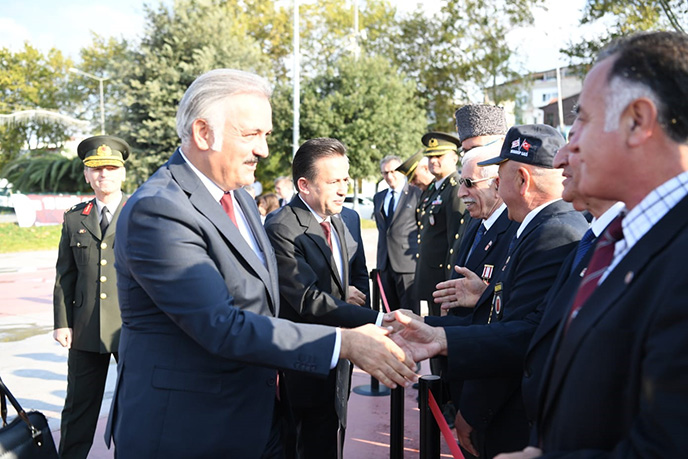 Tuzla'da 19 Eylül Şehit ve Gaziler Günü düzenlenen törenle kutlandı
