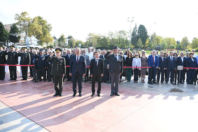 Tuzla'da 19 Eylül Şehit ve Gaziler Günü düzenlenen törenle kutlandı