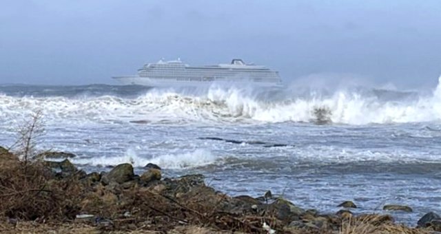 1300 kişiyi taşıyan gemi kırmızı alarm verdi!