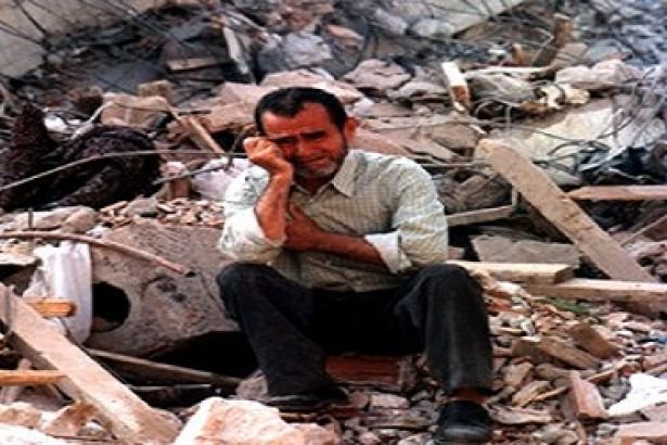 17 Ağustos depreminde neler oldu? Kaç kişi hayatını kaybetti? Saat kaçta oldu?