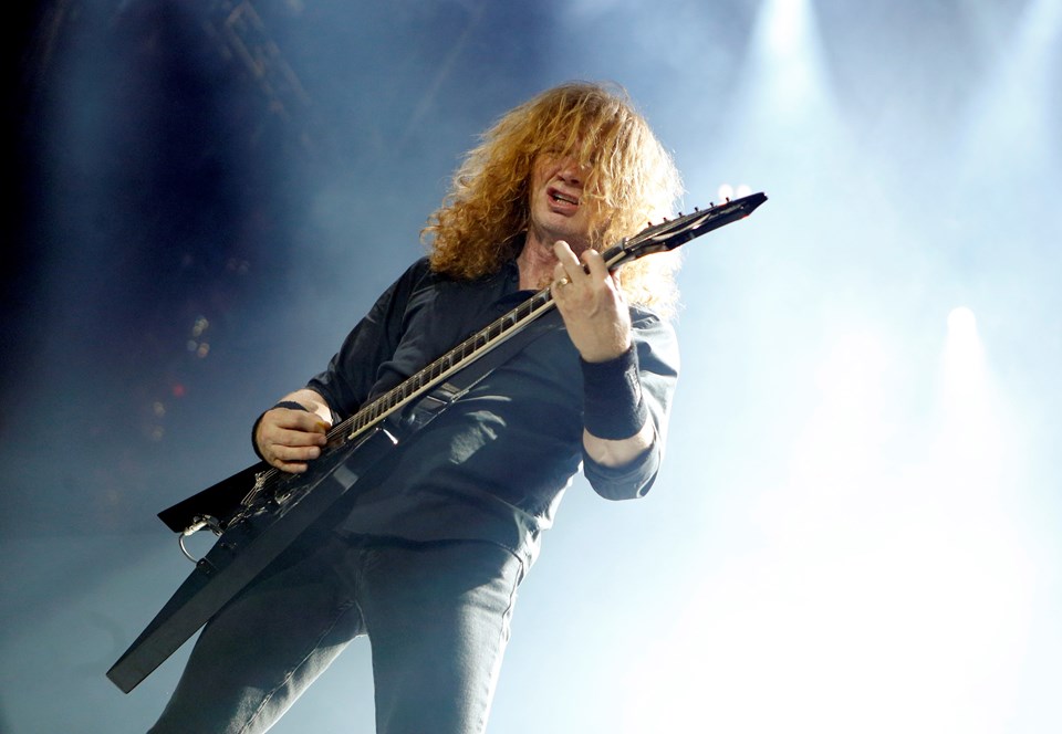 Efsane müzik grubu Megadeth solisti Dave Mustaine gırtlak kanseri oldu!
