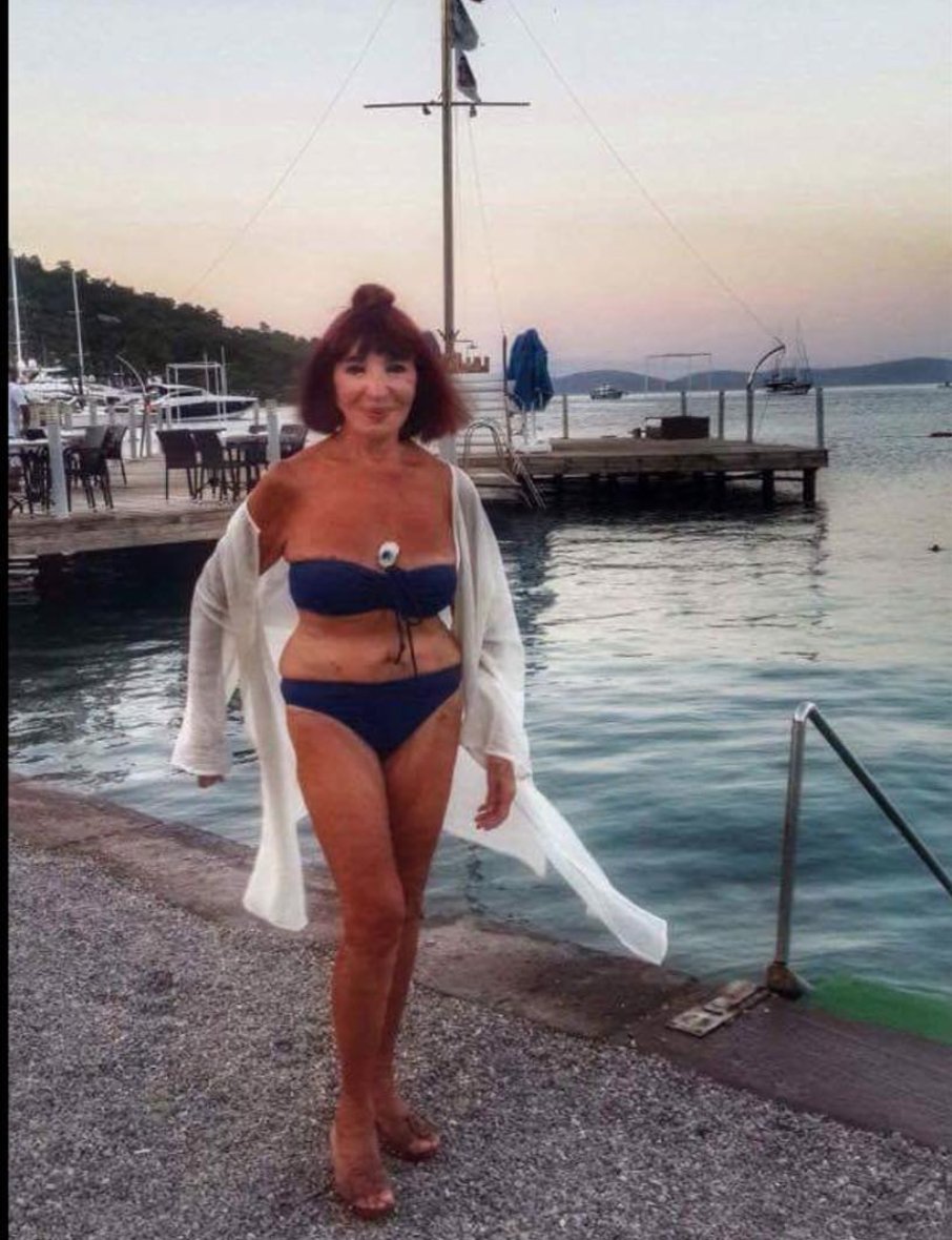 Gülriz Sururi kimdir? 82 yaşındaki oyuncunun bikinili fotoğrafı