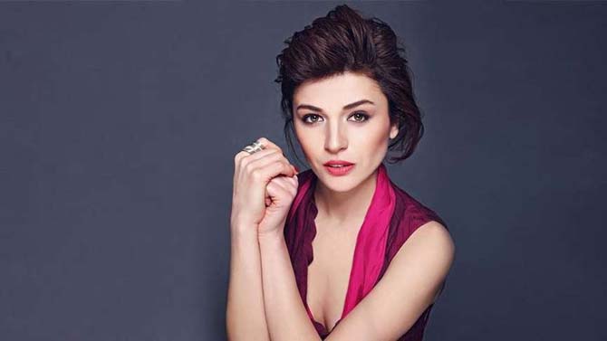 Gonca Vuslateri kimdir? Kaç yaşında? Nereli? Gonca Vuslateri yeni imajı