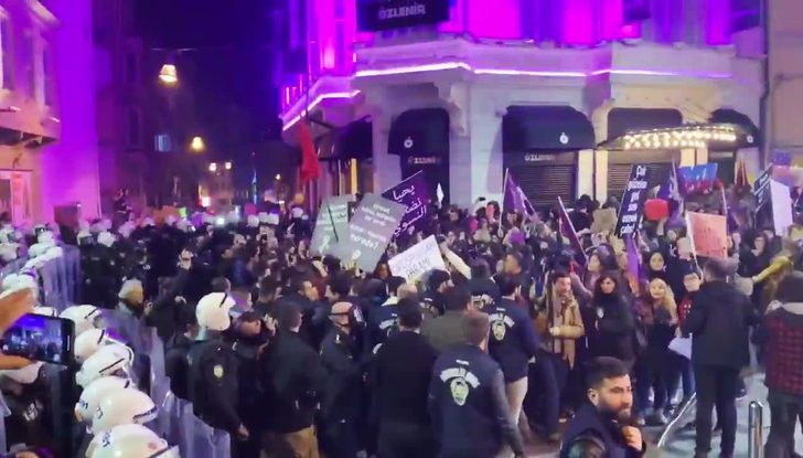 Taksim'de Dünya Emekçi Kadınlar Günü yürüyüşü gerilimi!