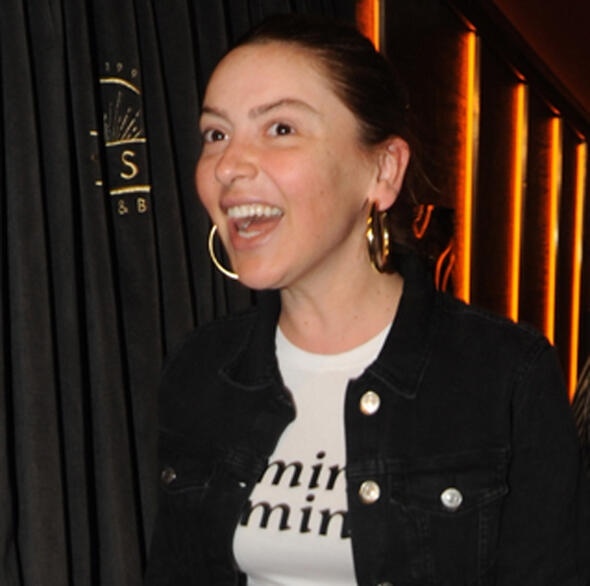 Hadise çağrıda bulundu,Ünlü isimler makyajsız hallerini paylaşarak destek oldu