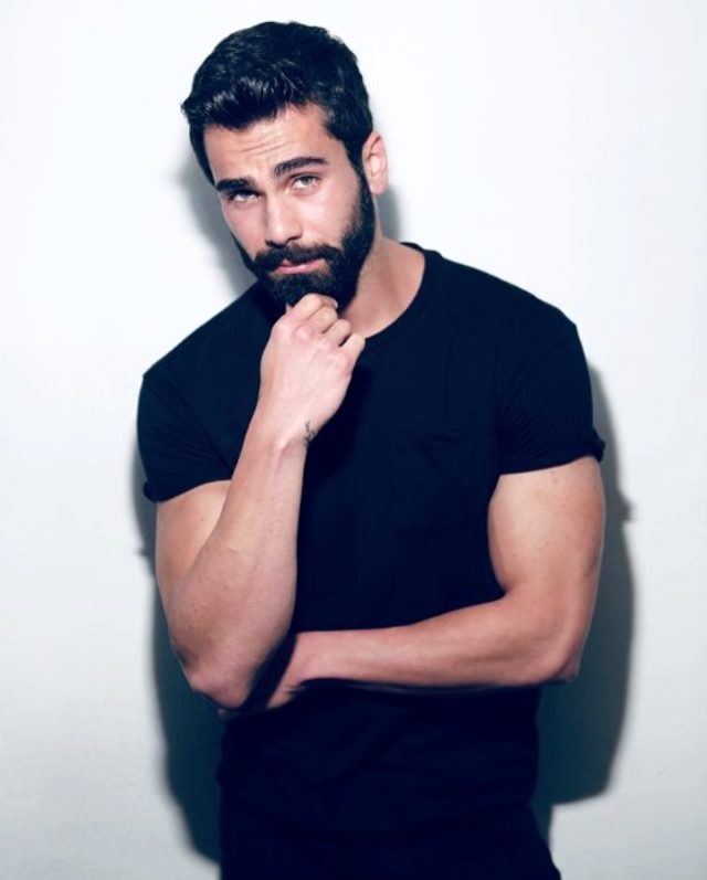 Hande Ataizi, yeni sevgilisiyle birlikte görüntülendi