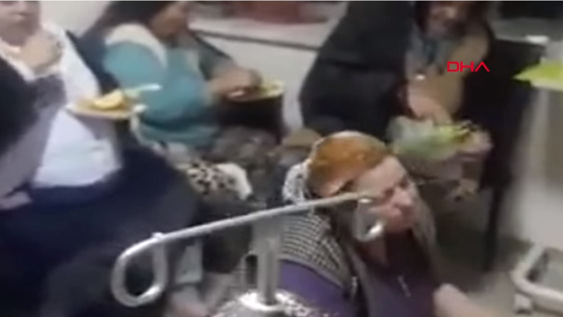 Hastanede çiğ köfte partisi videosu nedir? Hangi hastanede odada çiğköfte yoğurdular?