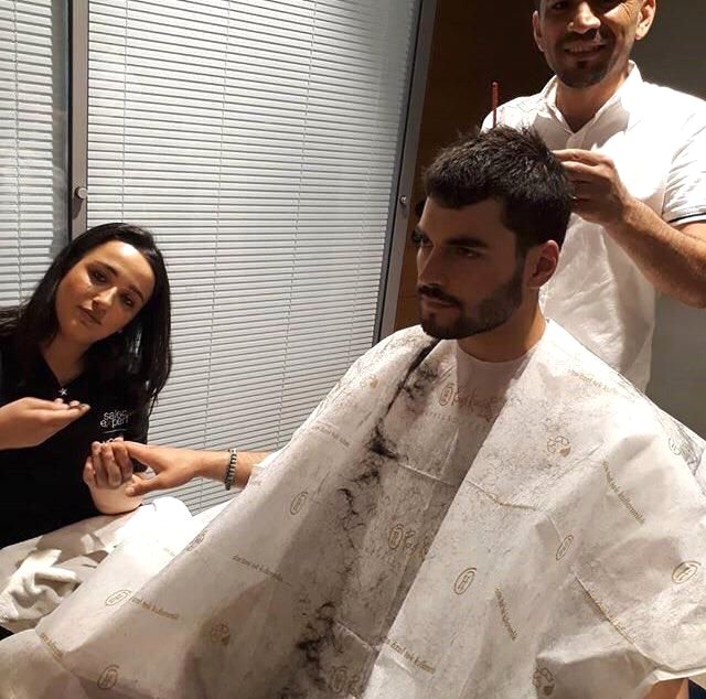 Akın Akınözü, bedelli askerlik için birliğine teslim oldu