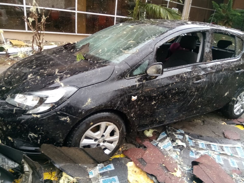 Antalya'da akıl almaz hortum! Bir çocuk hayatını kaybetti