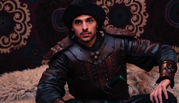 Diriliş Ertuğrul Süleyman kimdir? Halit Özgür Sarı Kimdir?