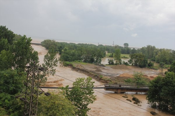 Meteoroloji'den Doğu Karadeniz için uyarı! Yağışlar ne kadar devam edecek?