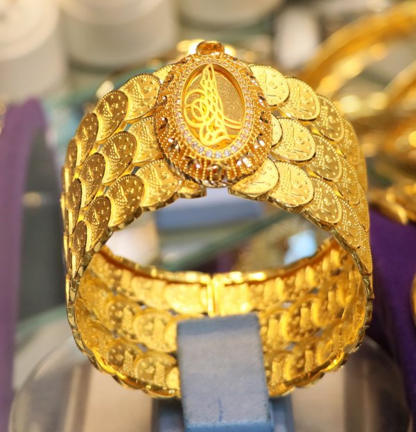 Adana'da 3 günde 1 ton altın bozduruldu