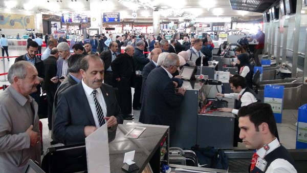 İçişleri Bakan'ı 50 Muhtarı Bu Sabah İspanya'ya Gönderdi