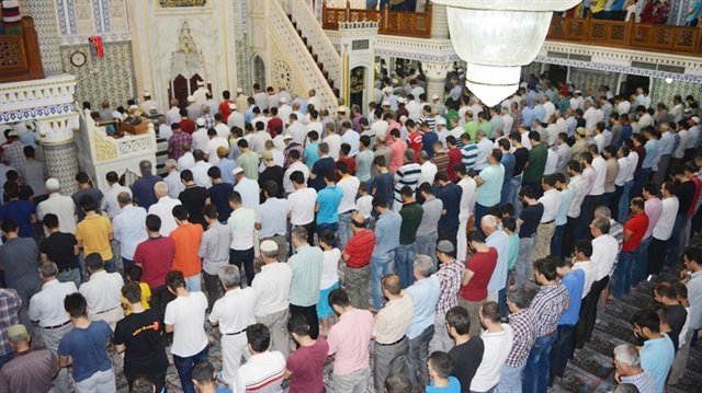 İhlas Suresi Abdestsiz okunur mu? İhlas suresinin Türkçe meali ve anlamı nedir?