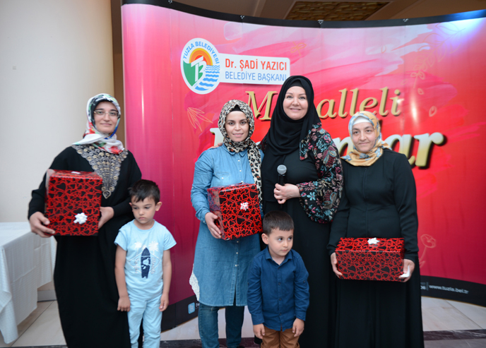 İkbal Gürpınar Tuzla'da kadınlarla buluşuyor