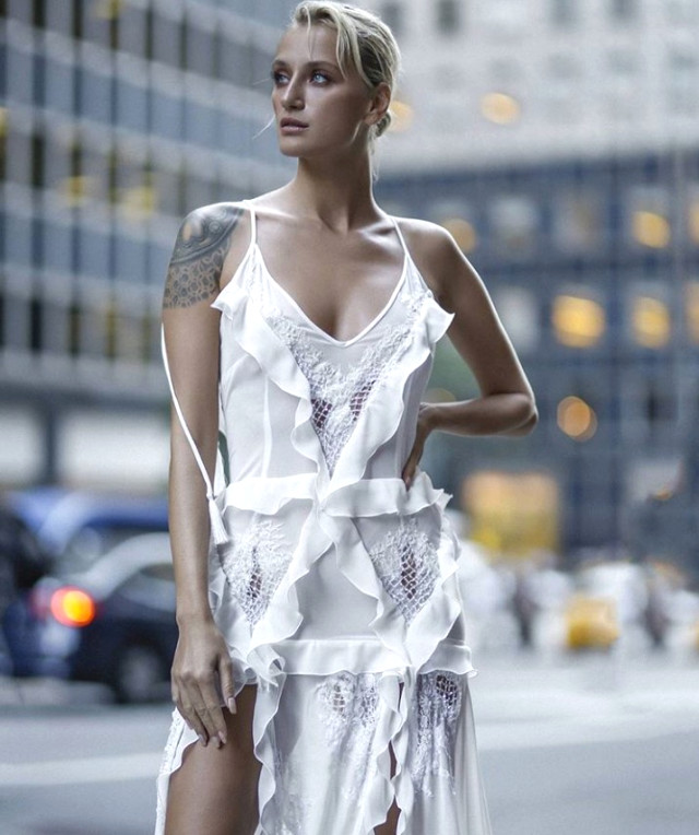 İki erkek arasında dans eden Didem Soydan'dan açıklama 'Biz ona tost diyoruz'