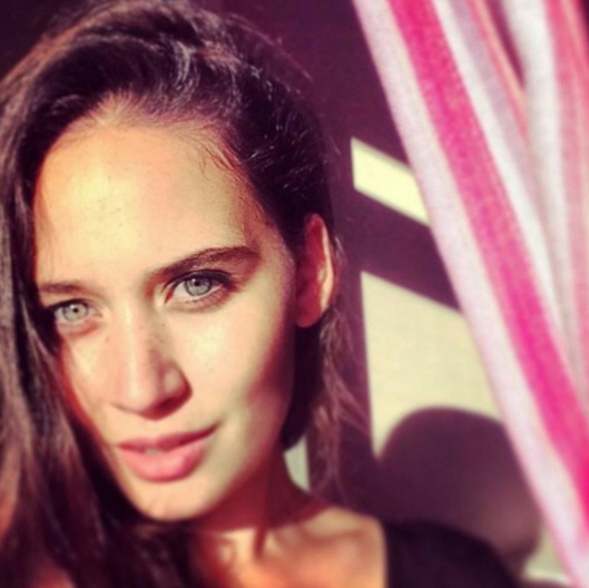 İlayda Çevik Kimdir, Aslen Nerelidir, Kaç Yaşındadır