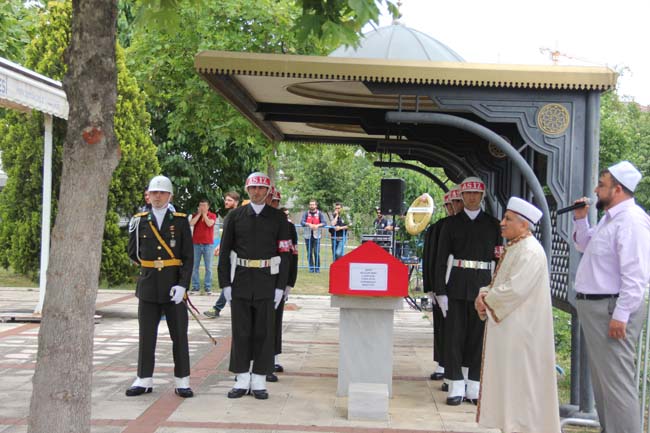 img_0676-001.jpg img_0676-001.jpg