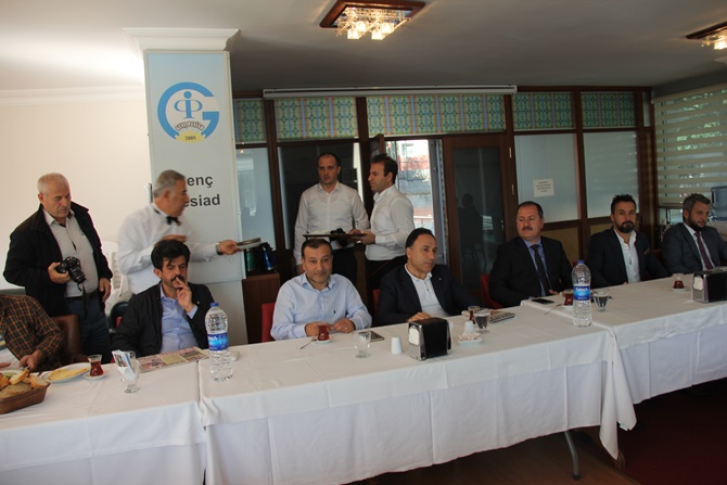 Ahmet Cin'e PESİAD Toplantısında adaylık sorusu