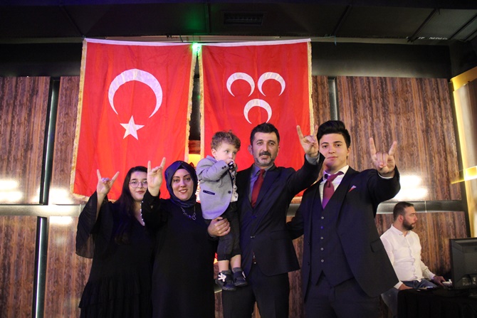 MHP, Pendik Belediye Başkan adayını tanıttı: “Hep birlikte yürüyeceğiz ve başaracağız”