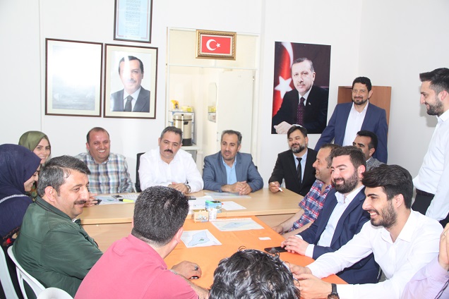 AK Parti Tuzla tüm mahallede seçmen taraması yaptı