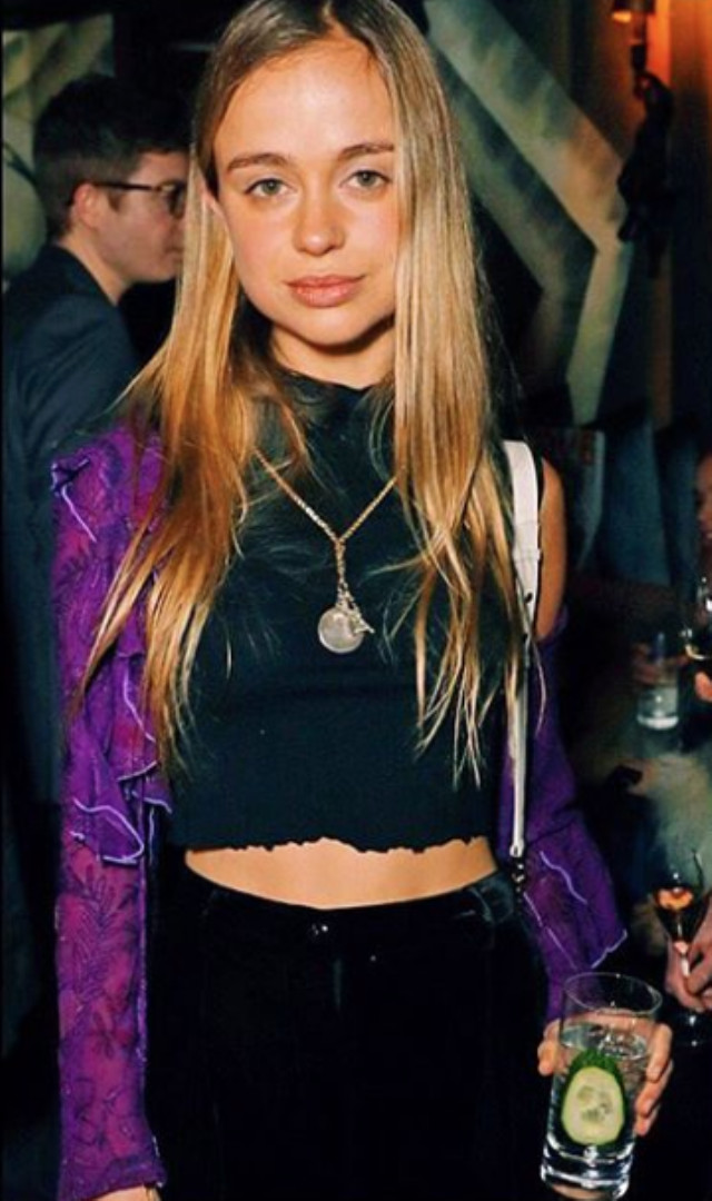 Lady Amelia kimdir? İngiliz Kraliyet üyesi üstsüz güneşlendi