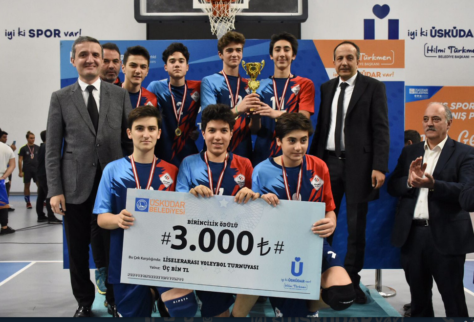 Üsküdar Belediyesi'nin düzenlediği Liselerarası Voleybol Turnuvası'nın şampiyonu belli oldu