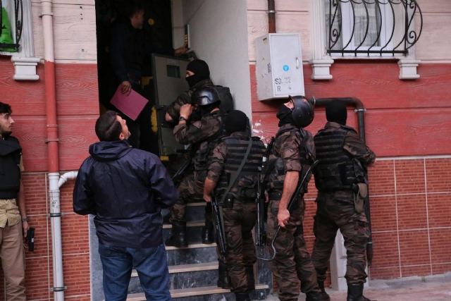 istanbul-da-safak-operasyonu-6-ilcede-es-7455183_2458_m.jpg istanbul-da-safak-operasyonu-6-ilcede-es-7455183_2458_m.jpg