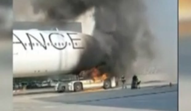 Almanya Frankfurt Havalimanı'nda yangın!