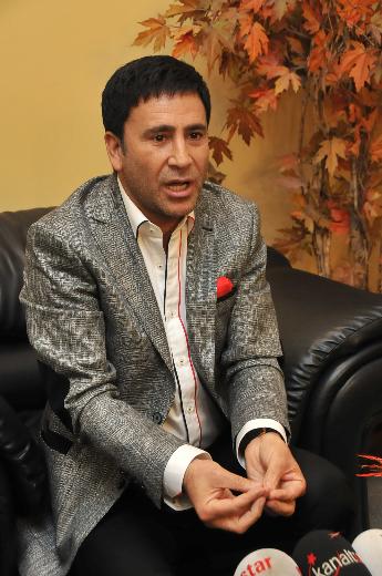 İzzet Yıldızhan Kimdir | 9. Kez Baba Oldu