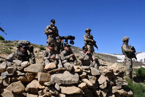 Mağarada sıkıştırılan teröristlerle ilgili yeni gelişme!