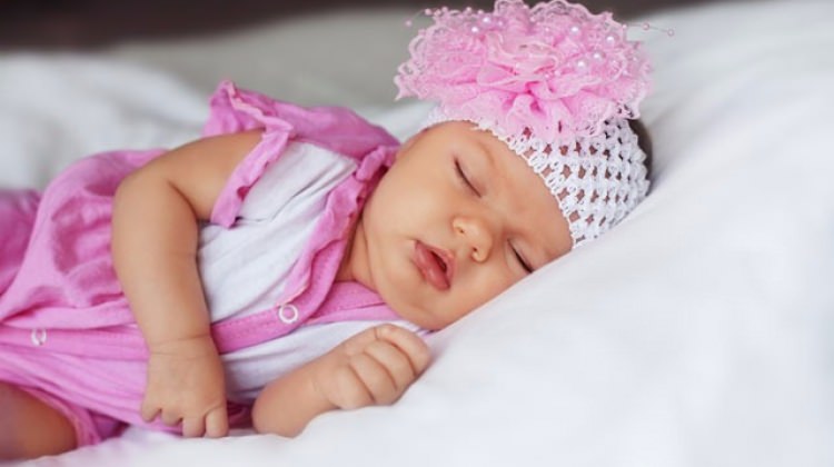 Henna isminin anlamı nedir? Henna ismi Kuran'da geçiyor mu? Caiz mi?