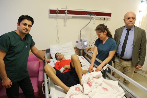 Otizmli gencin karnından 2 kilogram plastik çıktı!