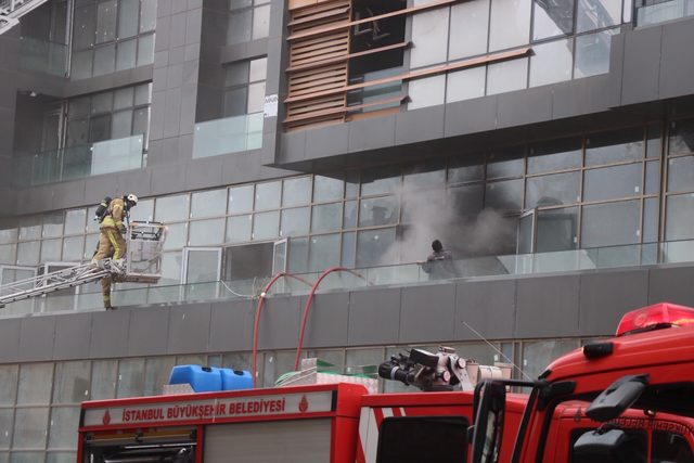 Kadıköy'de yangın nerede? Kadıköy'de yangın son dakika gelişmeleri nedir?