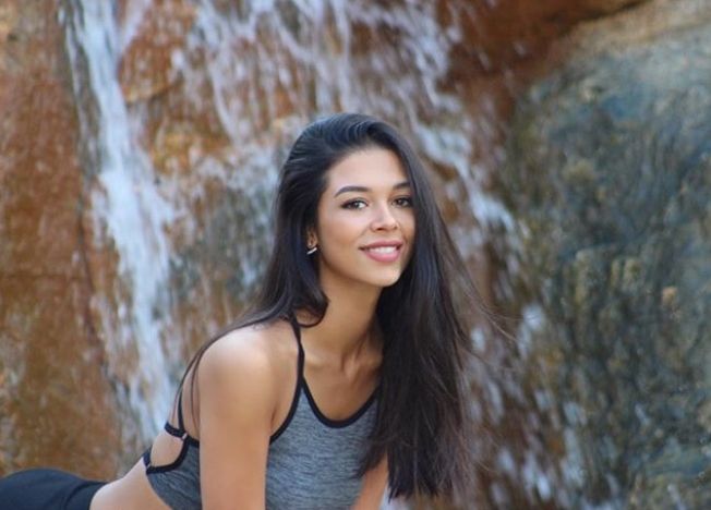 Ela Yörüklü kimdir? Aslen nereli? Kaç yaşında?