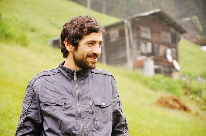 Karmate Nayino Türkçe şarkı sözleri sözü - Nayino Dinle