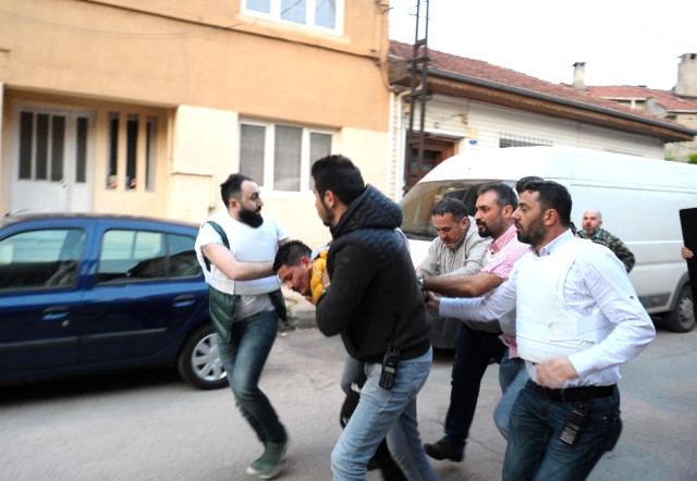 Cezaevi Firarisi Bursa'yı Birbirine Kattı "Namusum İçin"