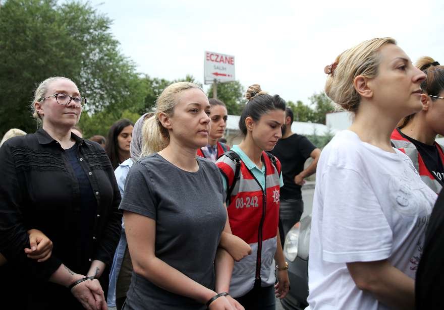 Adnan Oktar ve kedicikleri adliyeye sevk edildi