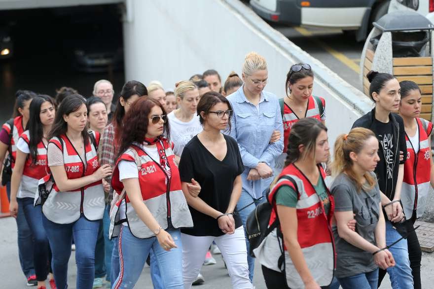 Adnan Oktar ve kedicikleri adliyeye sevk edildi