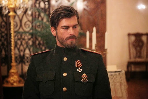 Kıvanç Tatlıtuğ, La Casa De Papel dizisinde mi oynayacak?