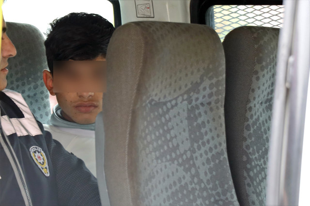 Kız Arkadaşını Facebook'tan Etiketledi Diye 17 Yaşında Katil Oldu