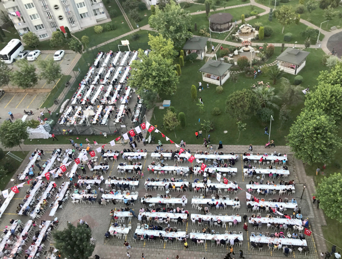 Tuzla'da 5 bin kişilik iftar düzenlendi