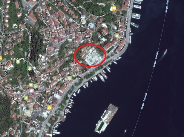 Koç Holding kurulu da belediyeyi de dinlemedi! Ağaçları katledip otel yaptılar...