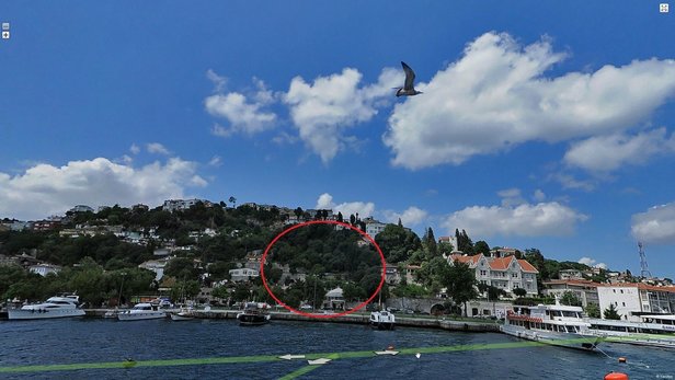 Koç Holding kurulu da belediyeyi de dinlemedi! Ağaçları katledip otel yaptılar...