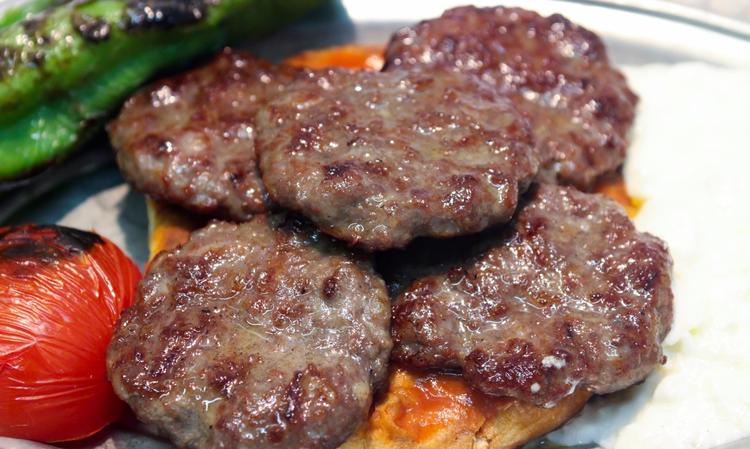 Fasulye Ezmesi ve Anne Köftesi nasıl yapılır? Fasulye Ezmesi ve Anne Köftesi tarifi..