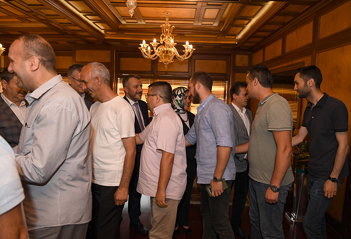 Tuzla Belediyesi Ailesi Geleneksel Bayramlaşma töreni düzenlendi