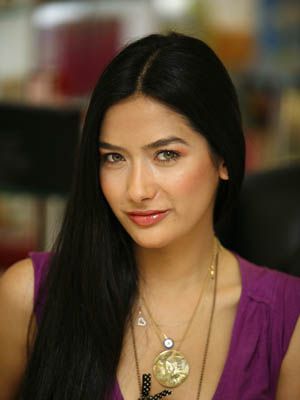 Gülden Dudarık kimdir? Ünlü oyuncunun evini başına yıktılar