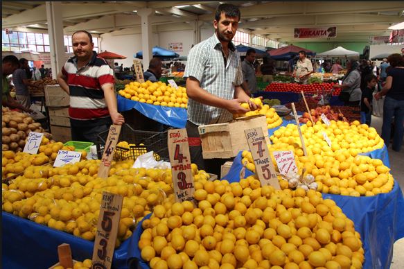 Antalya'da yaşanan hortum sonrası portakala zam geliyor