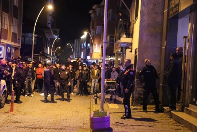 Eski sevgilisini ve arkadaşlarını tutsak eden zanlıyı mahallelinin elinden polis kurtardı